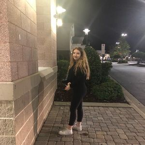 Meet your Posher, Angelique